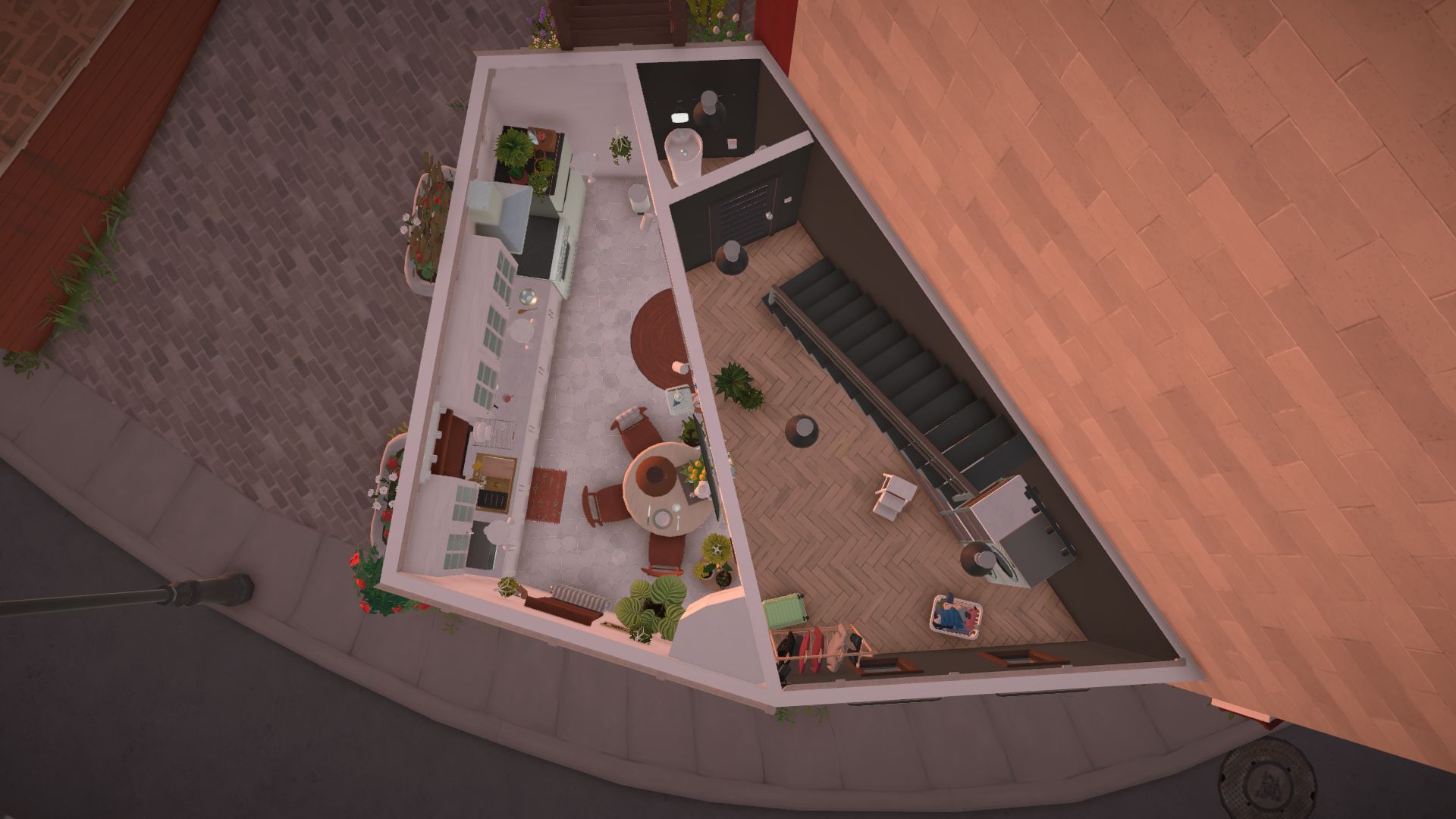 Functional house on the square image 7