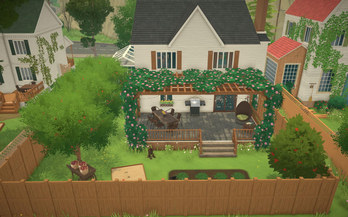 Family Home with Greenhouse image 2