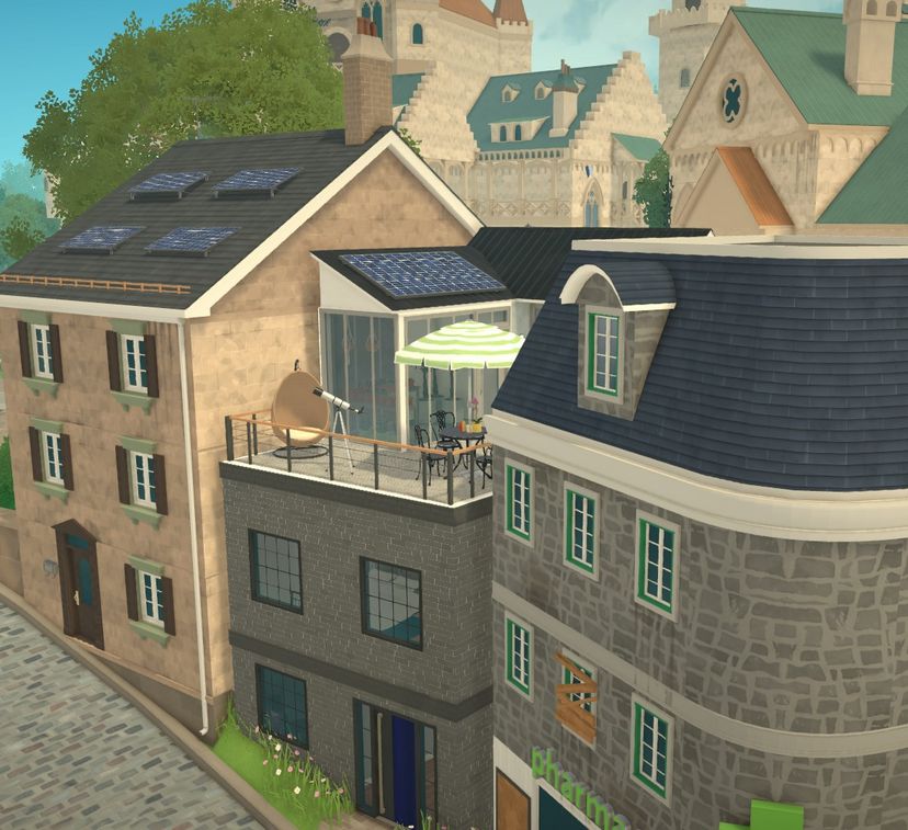 Townhouse with book store/2 apartments